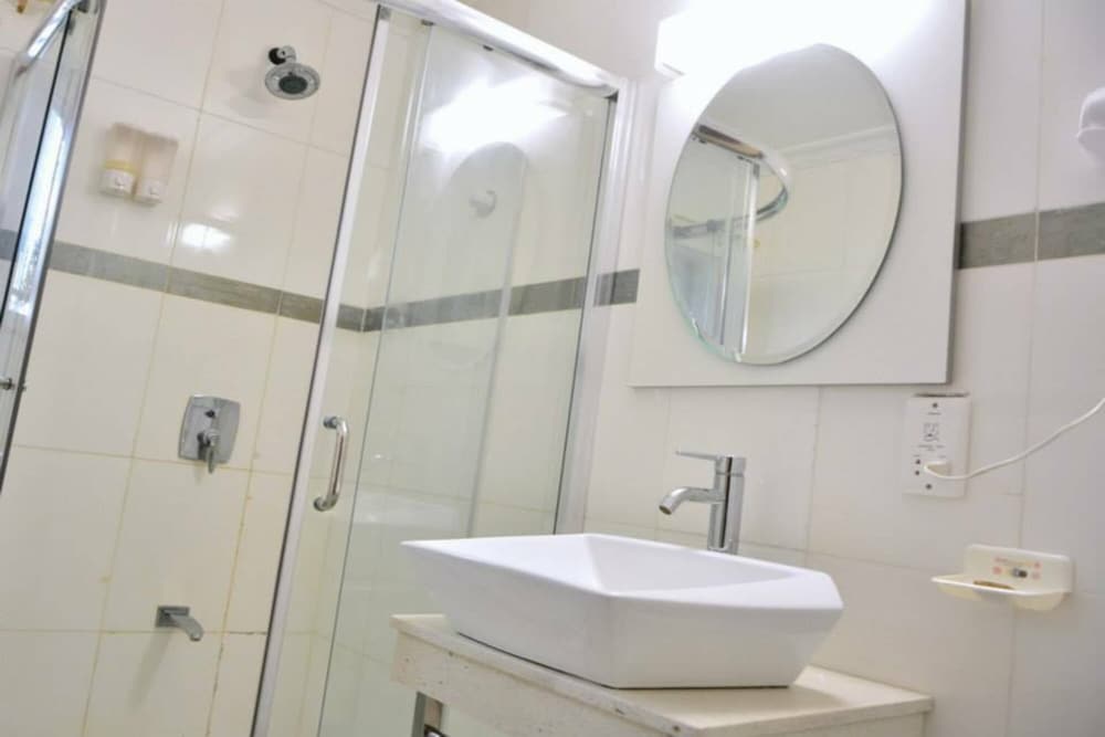 Фото Quiet Pools Inn and Residence