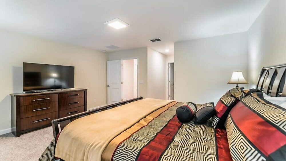 Фото 4706 Sleepy Hollow Drive