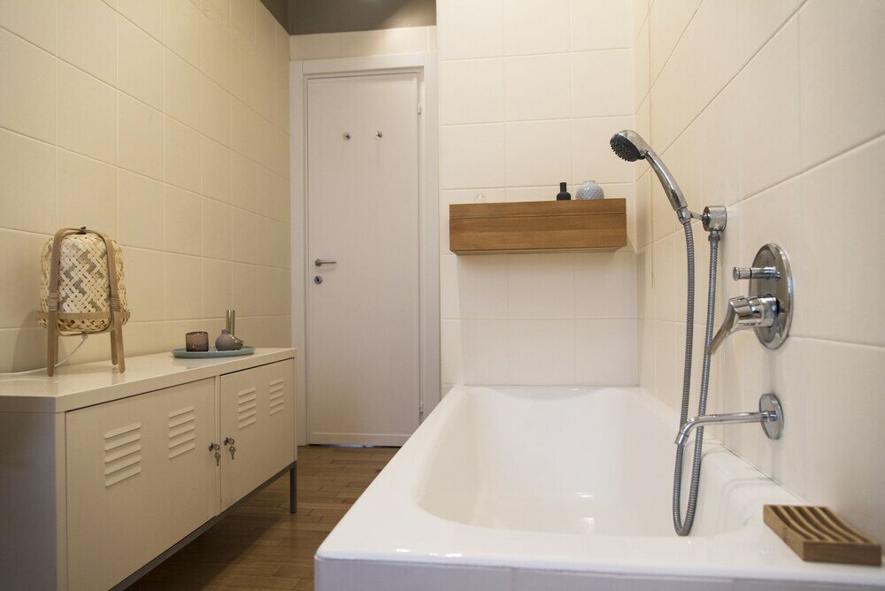 Фото Sweet Flat near Metro Stop