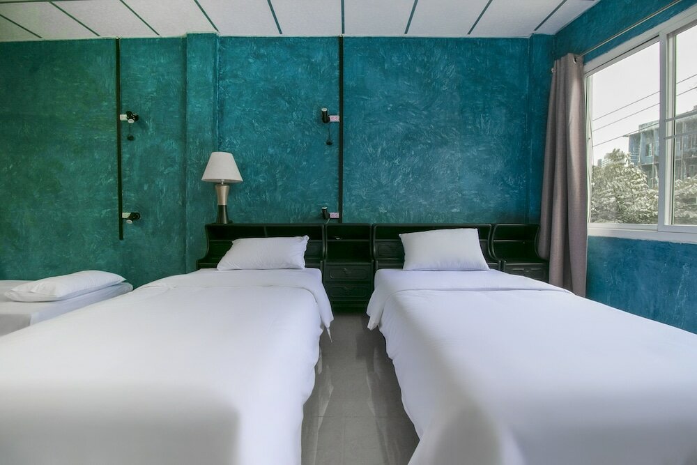 Фото Oyo 1158 Thestaycafe Hostel