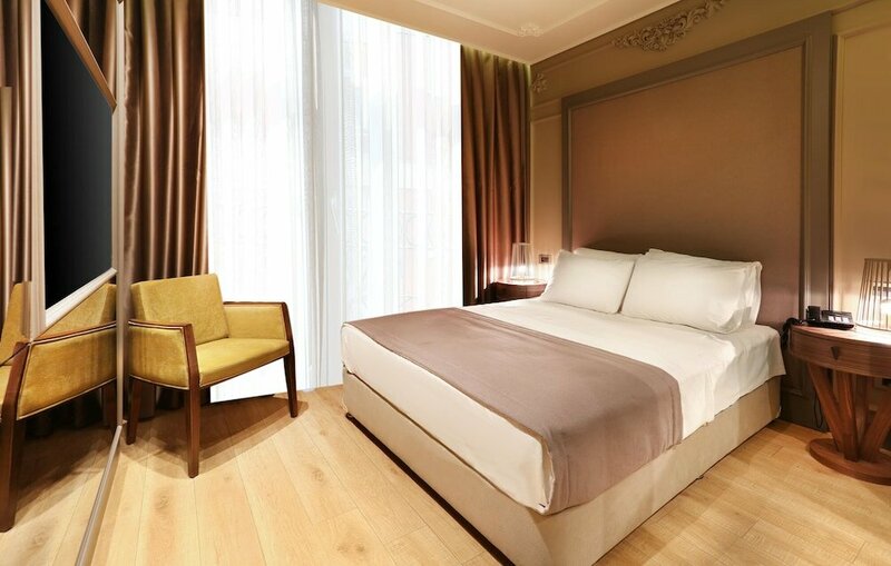 Гостиница Taksim Premium Hotel в Бейоглу