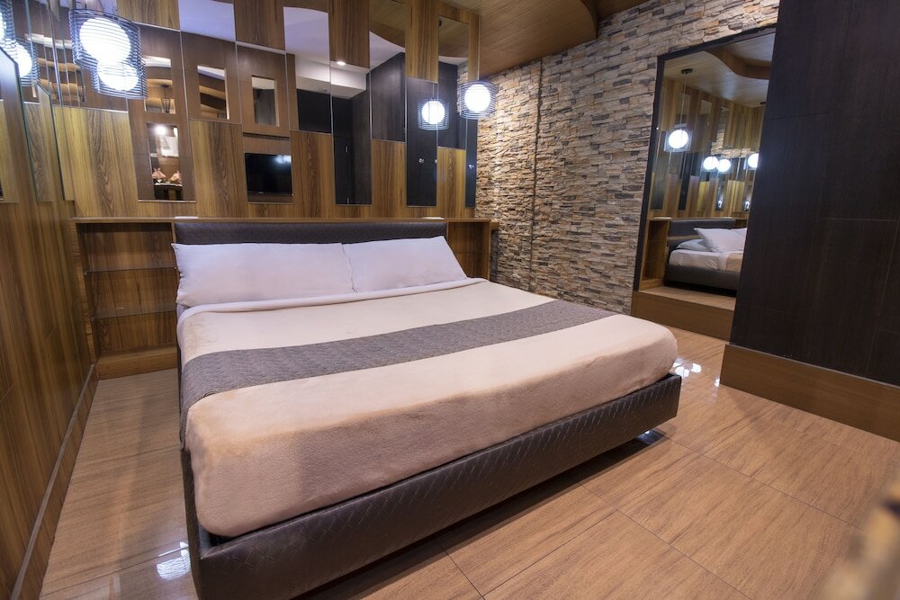 Фото Victoria Court Malabon