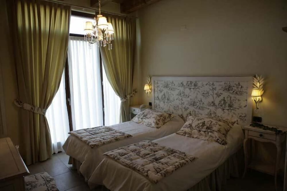 Фото Otto Ducati d'Oro