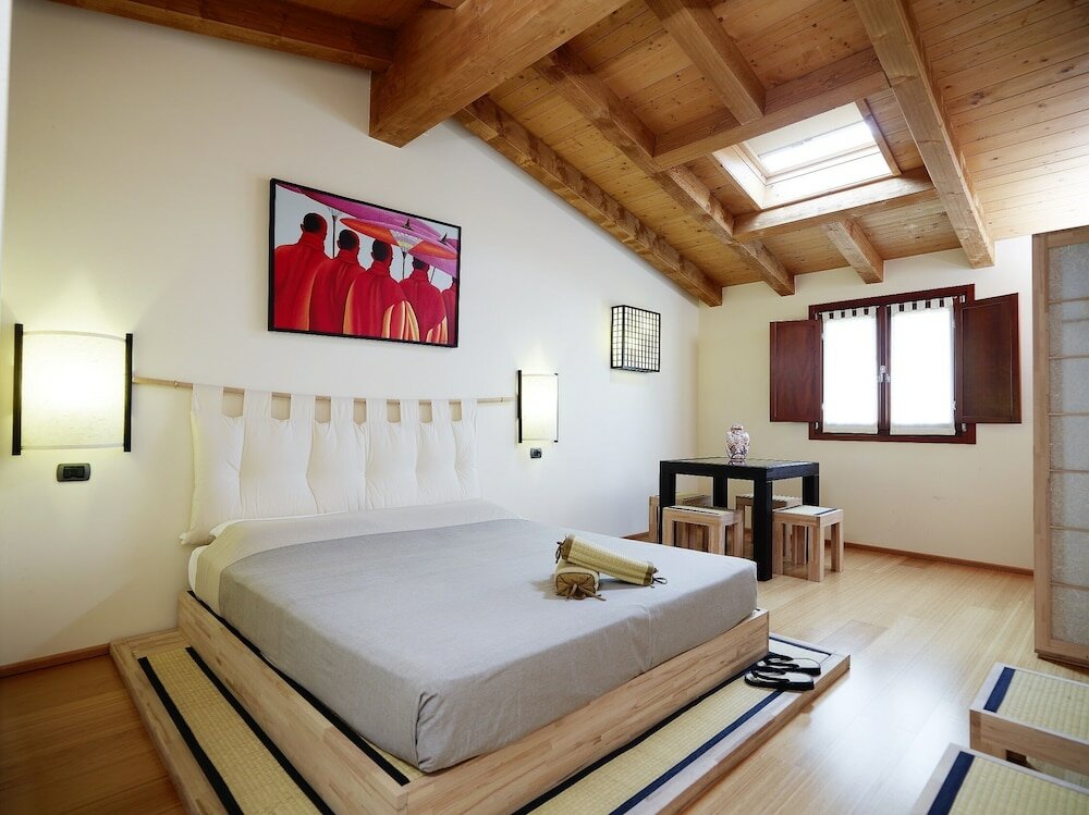 Фото Otto Ducati d'Oro