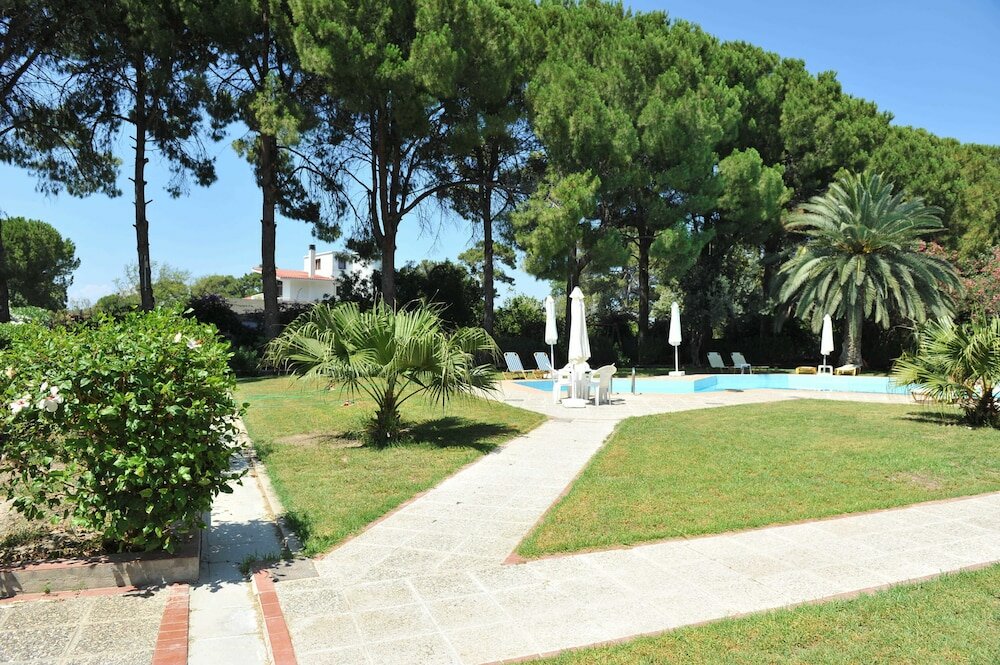 Фото Niki Hotel Apartments