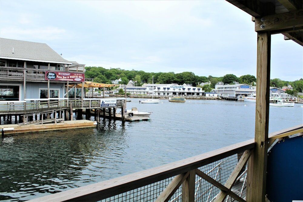 Фото Fishermans Wharf Inn