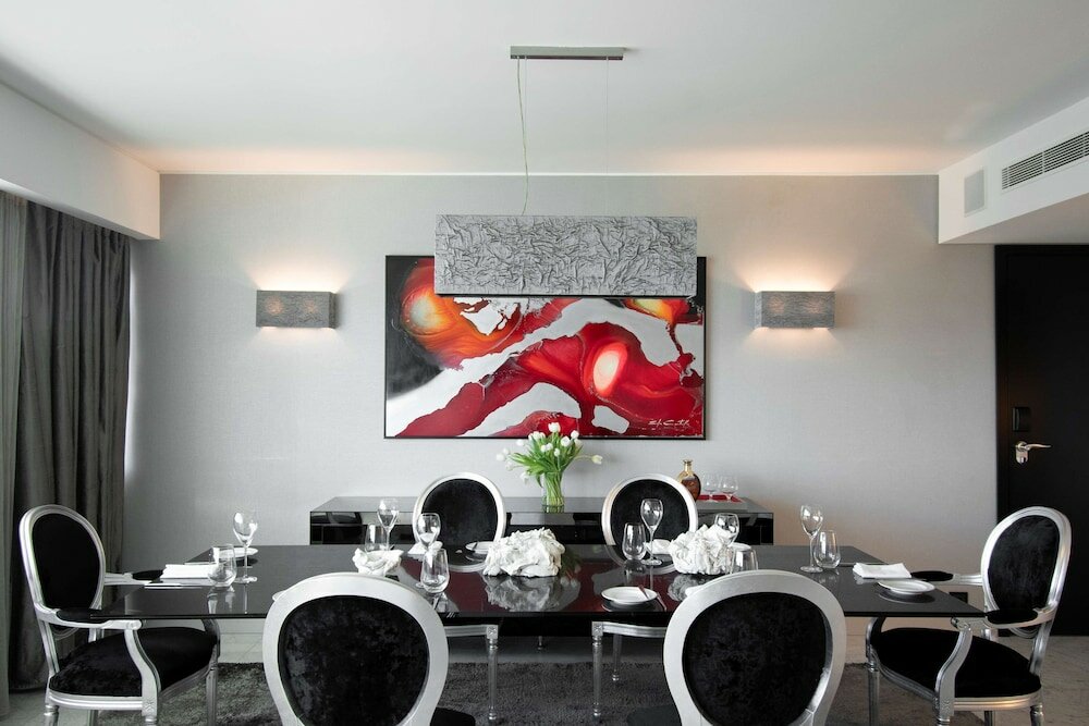 Фото Myriad by Sana Hotels