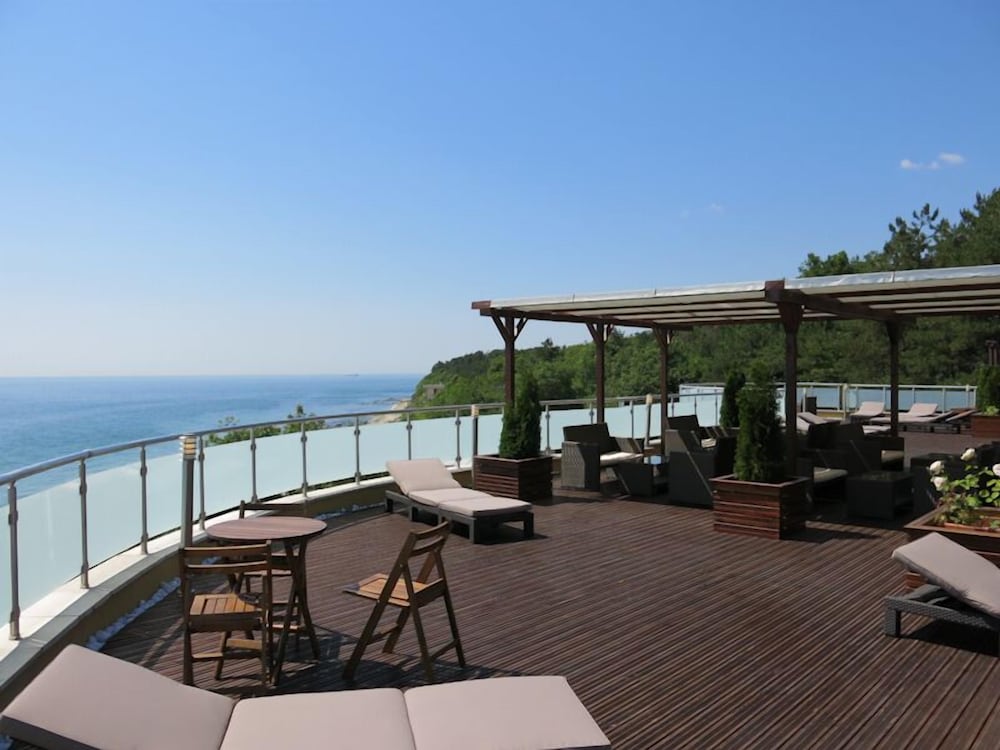 Фото Family Hotel Albizia