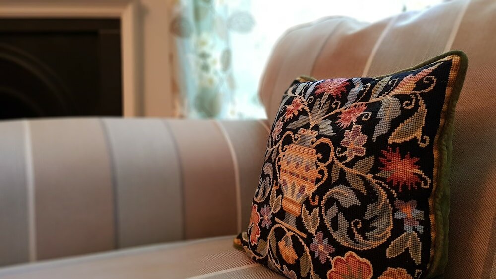 Фото Authentic Central 3-Bedroom Apartment