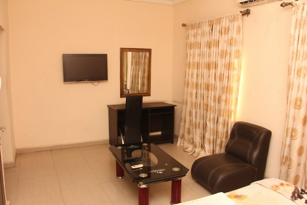 Фото Hilltop Paradise Hotel