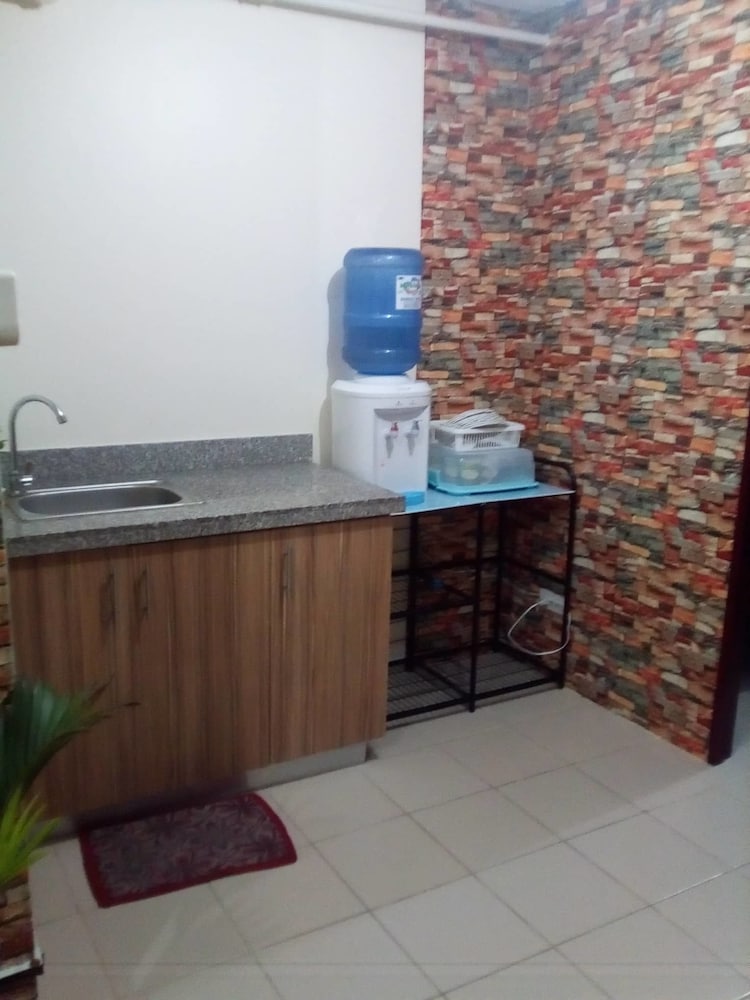 Фото Хостел Samanakan's Seafarers Condotel