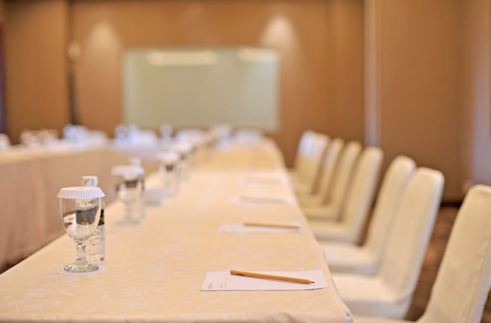 Фото Midtown Hotel