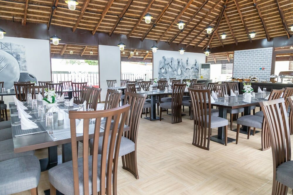 Фото Sunlodge Hotel