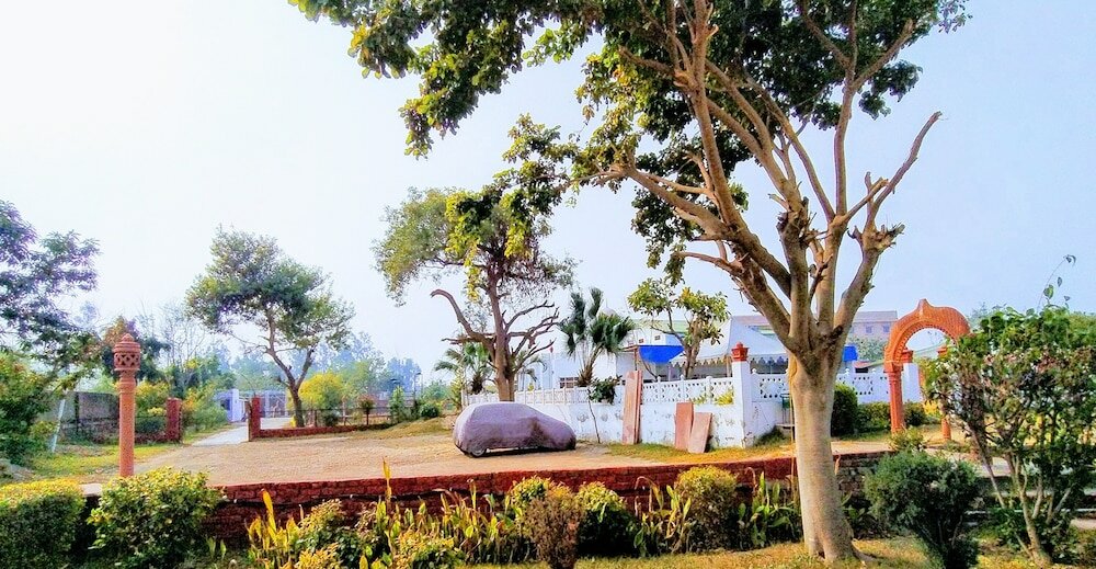 Фото The New Swaraj Resort