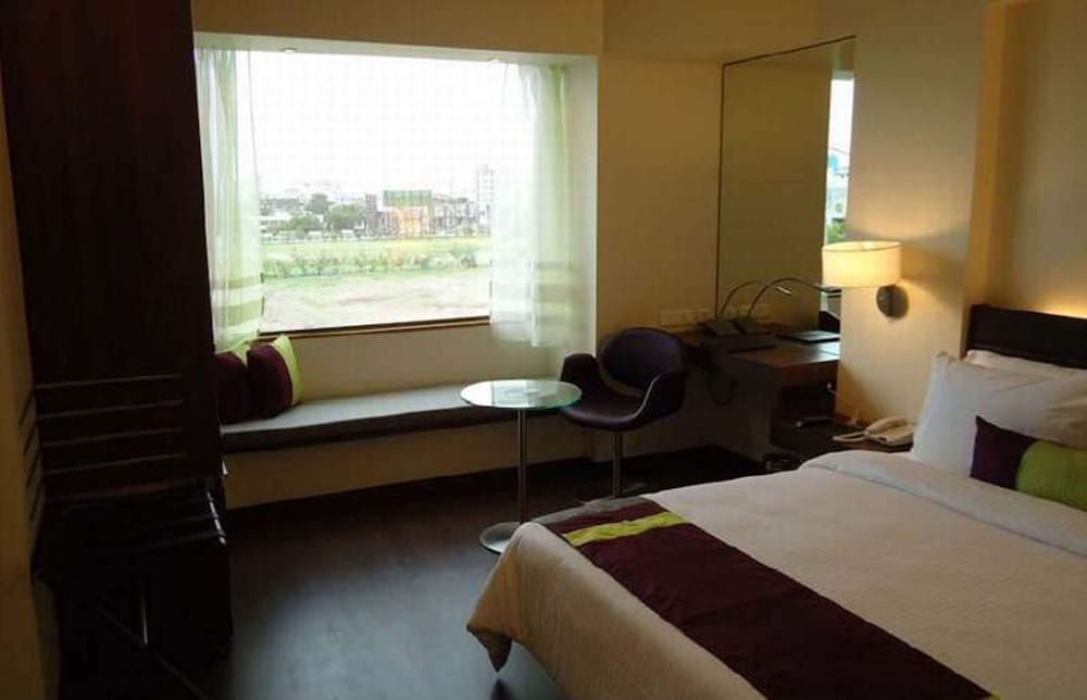 Фото Marasa Sarovar Portico Rajkot