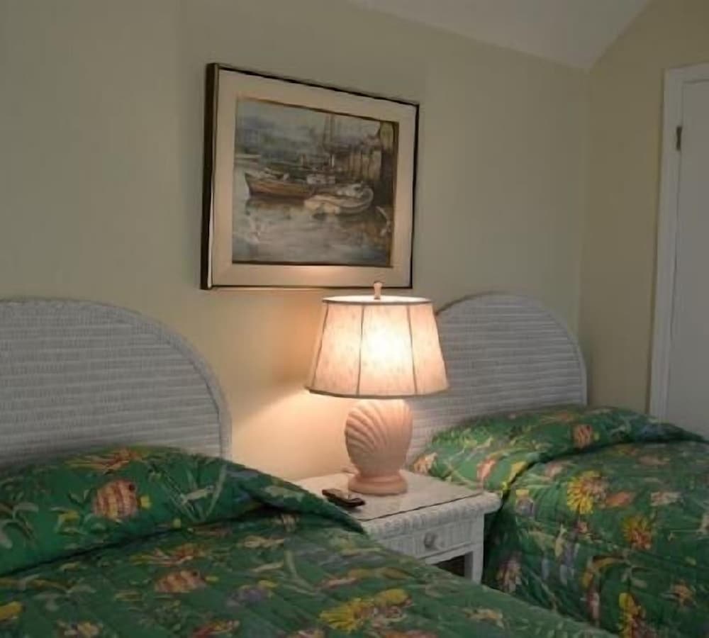 Фото Sunswept Condominiums