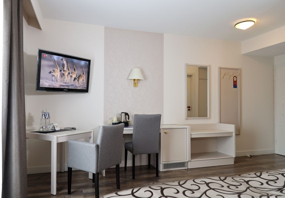 Фото Hotel Märkischer Hof