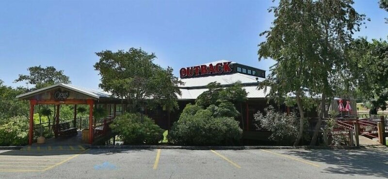 Гостиница Outback Roadhouse Motel & Suites