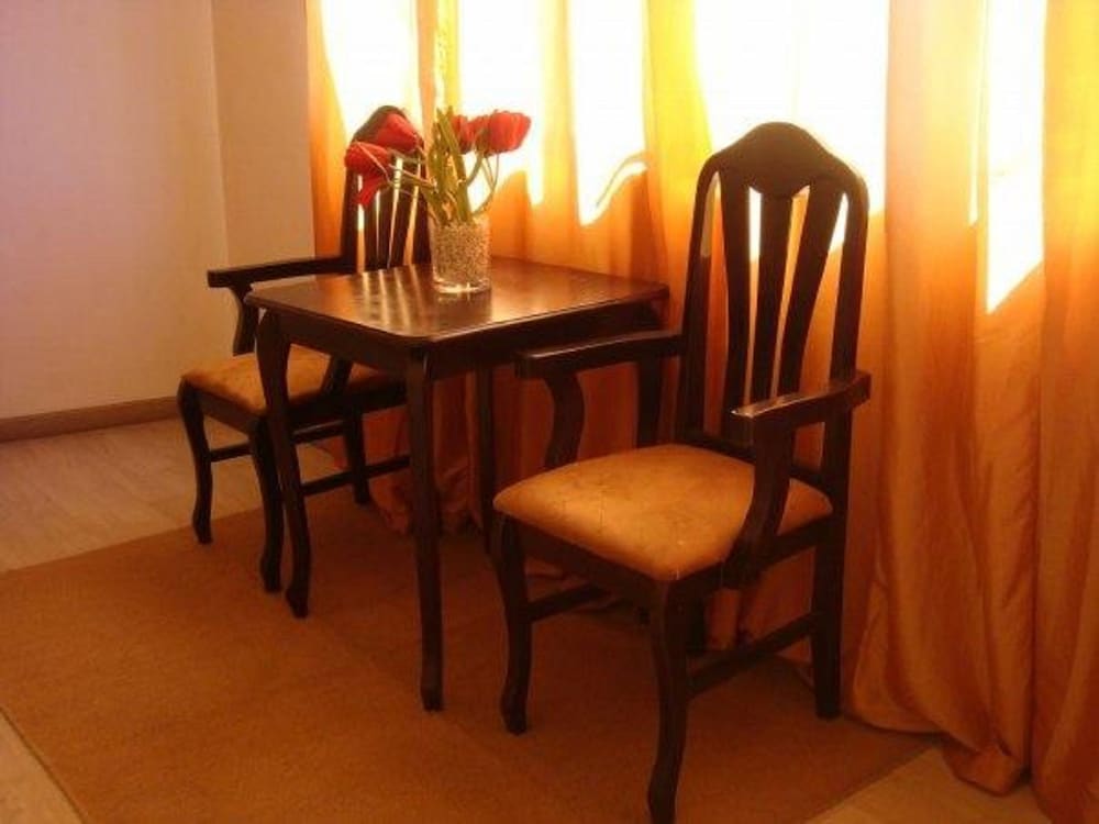 Фото RedDoorz Plus @ Poblacion Makati