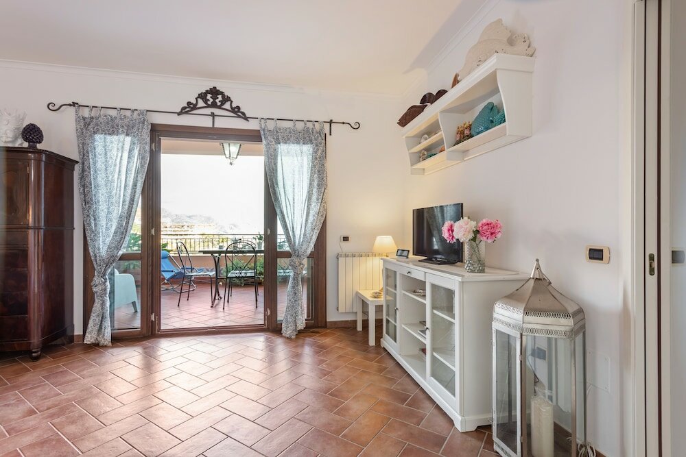 Фото Fontana Vecchia Experience - Parking and Seaview