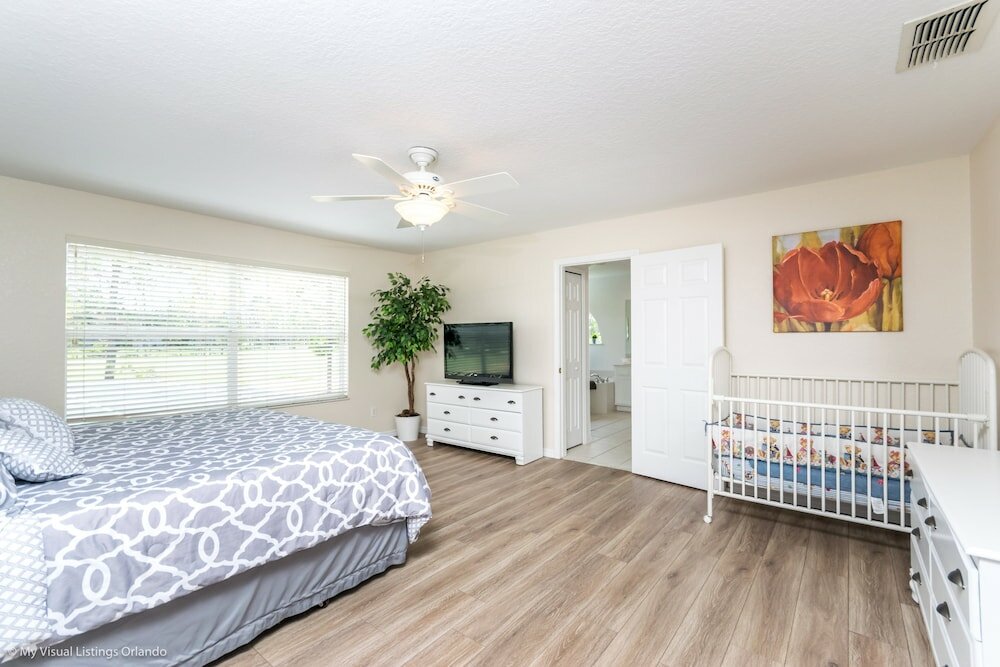 Фото Luxury 5 Bedroom 4 Bath Villa With Bespoke Interi