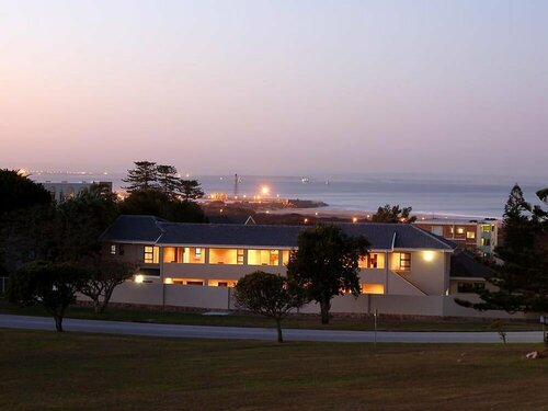 Гостиница Peaceful Guest Room With Double bed and Kitchen, Near Port Elizabeth в Порт-Элизабет