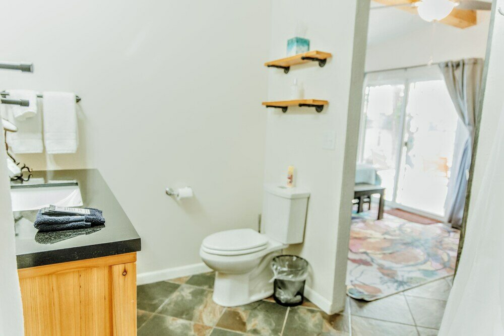 Фото Alpine Bed and Breakfast