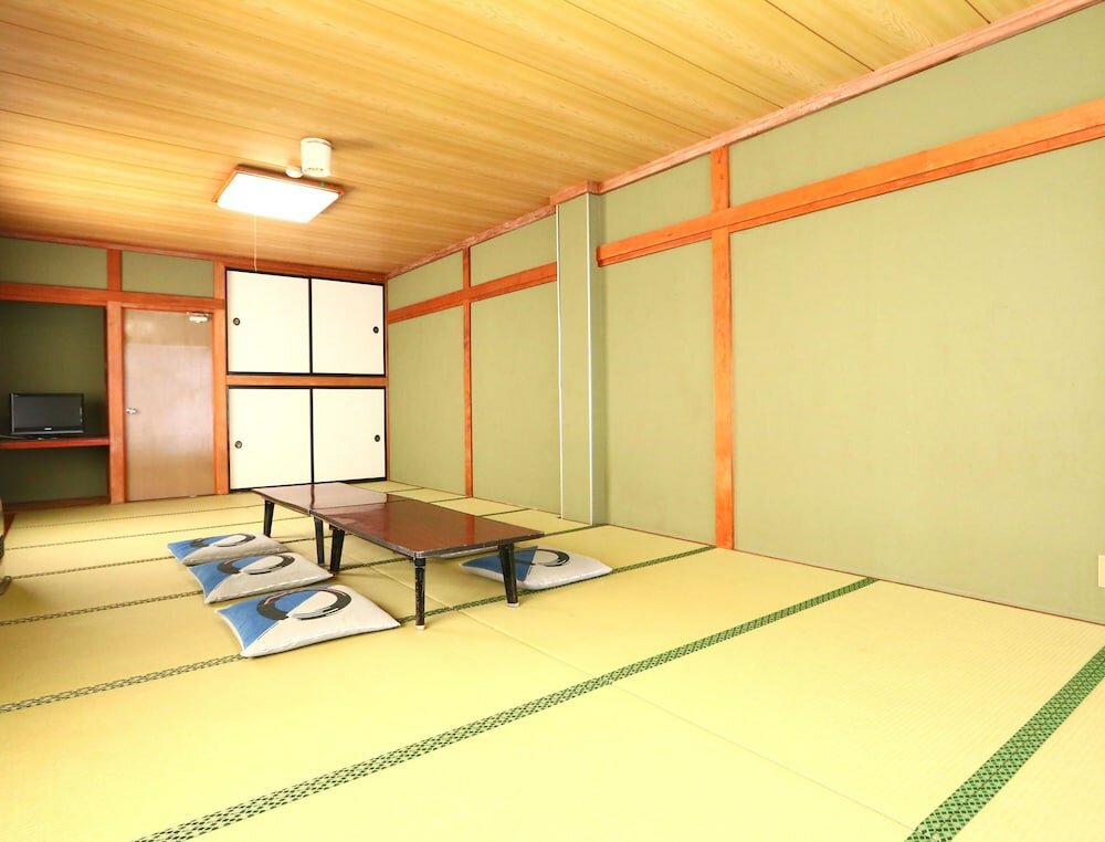 Фото Sports Inn Aoyama Dori