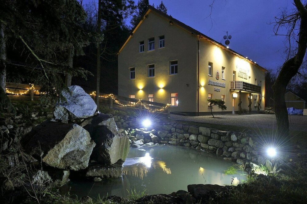 Фото отеля 1