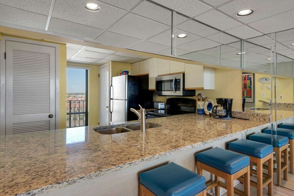 Фото Edgewater Beach Resort Tower 3- 811