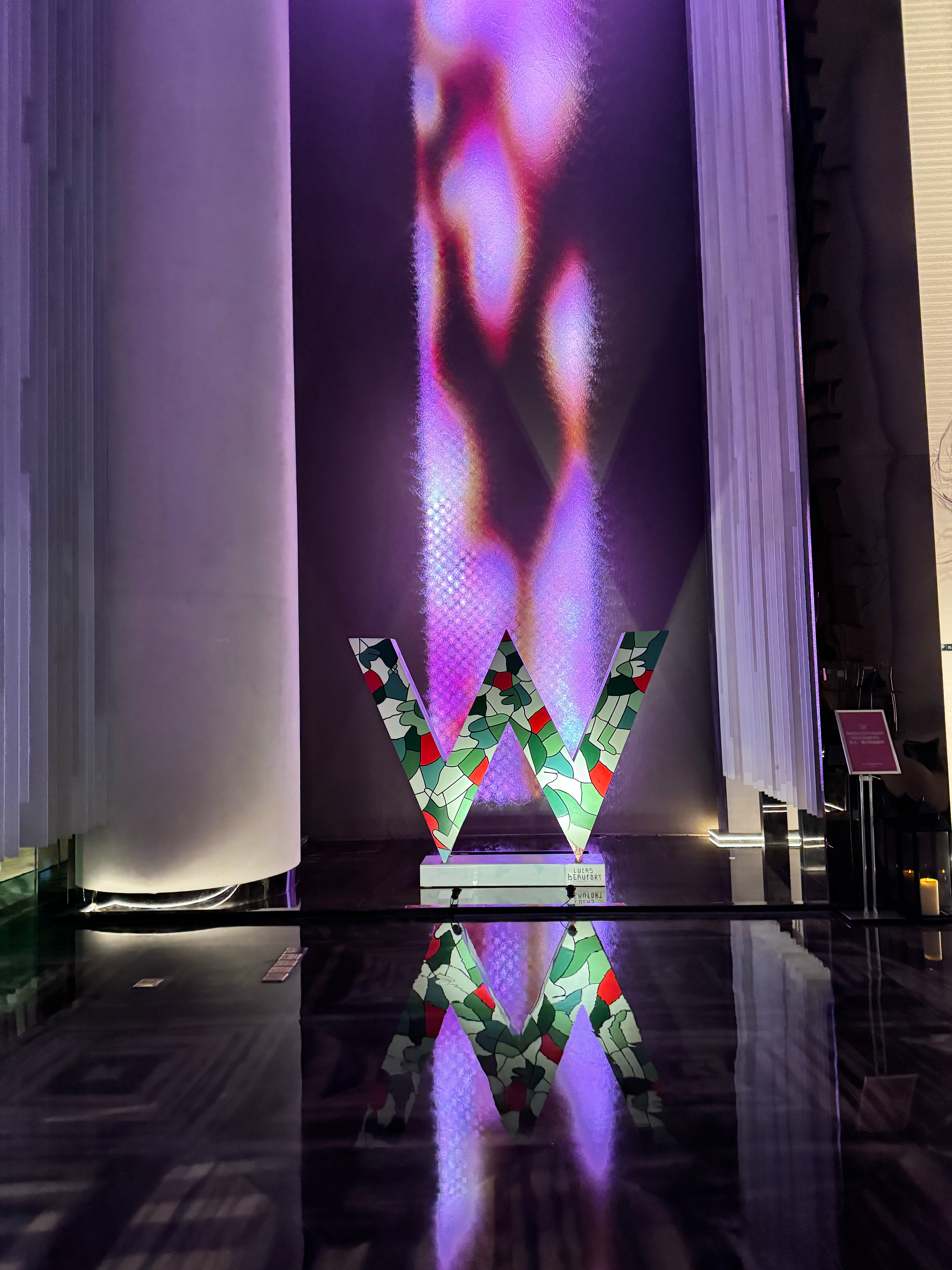 Фото W Guangzhou