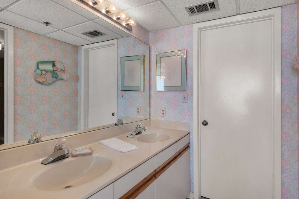 Фото Edgewater Beach Resort Tower 3- 811