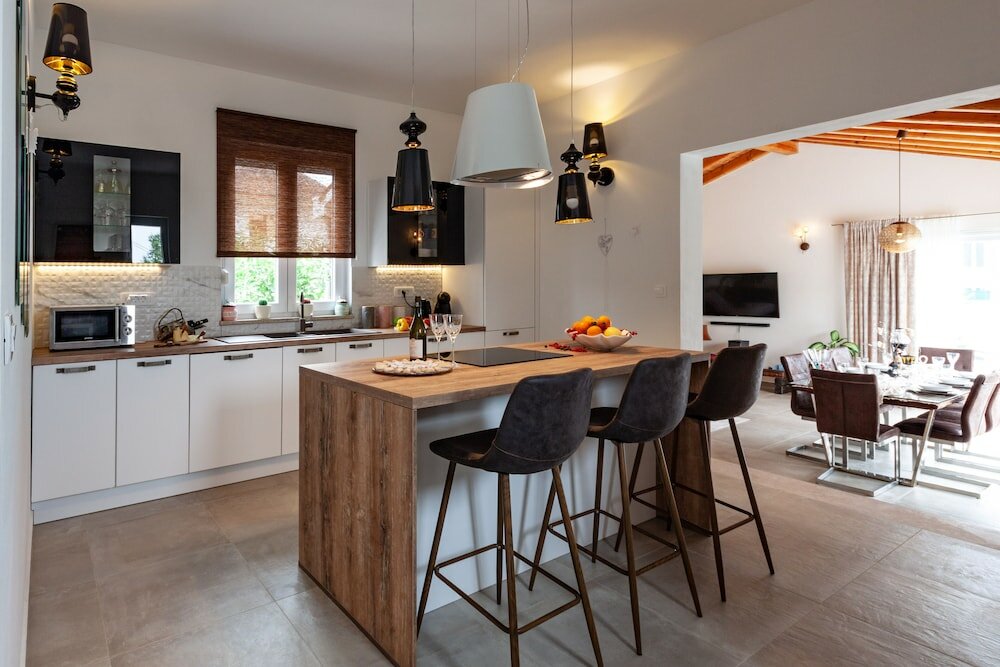 Фото Five bedroom villa Emily with pool