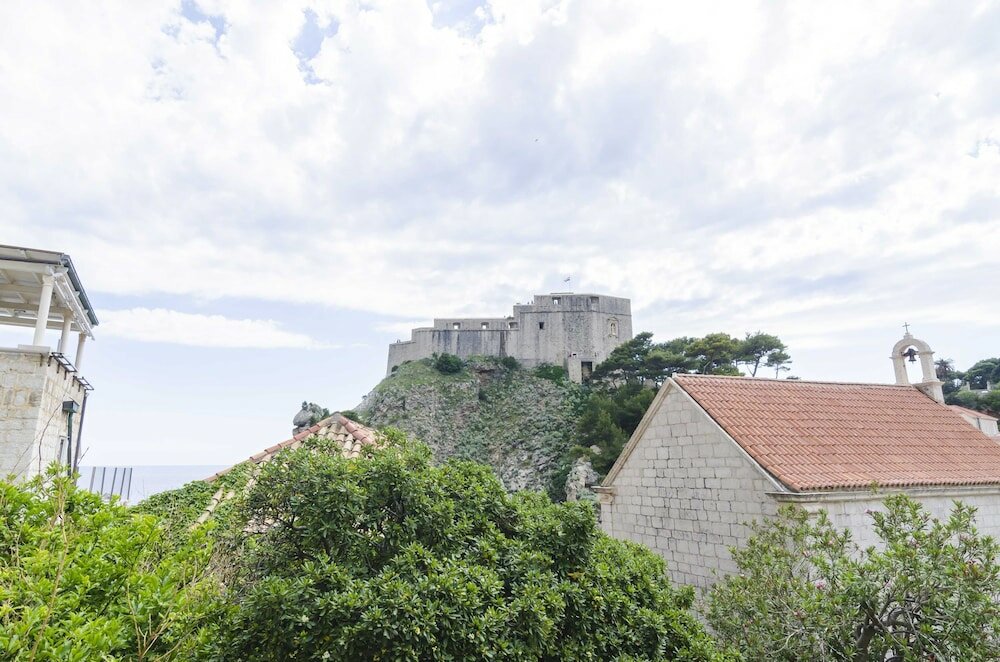 Фото Rooms Lovrijenac