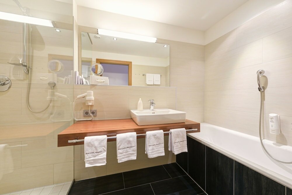 Фото Hotel Alpenland