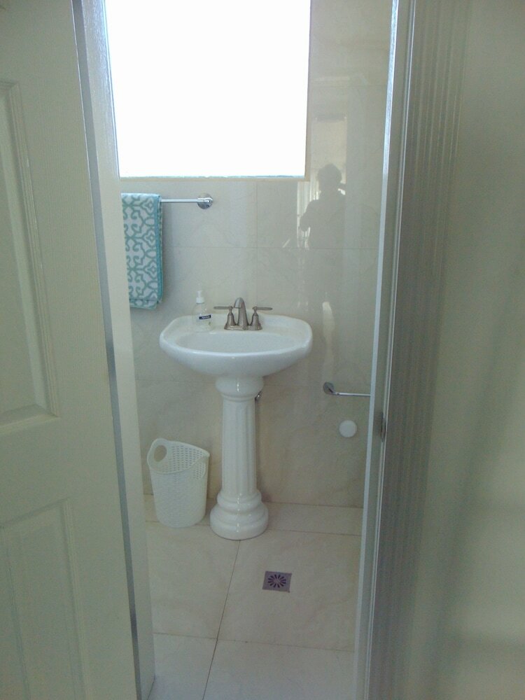 Фото Modern Townhome Prime Location