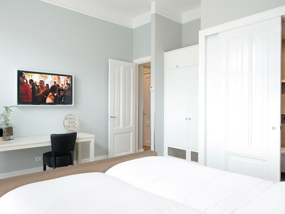 Фото BizStay Park Central Executive