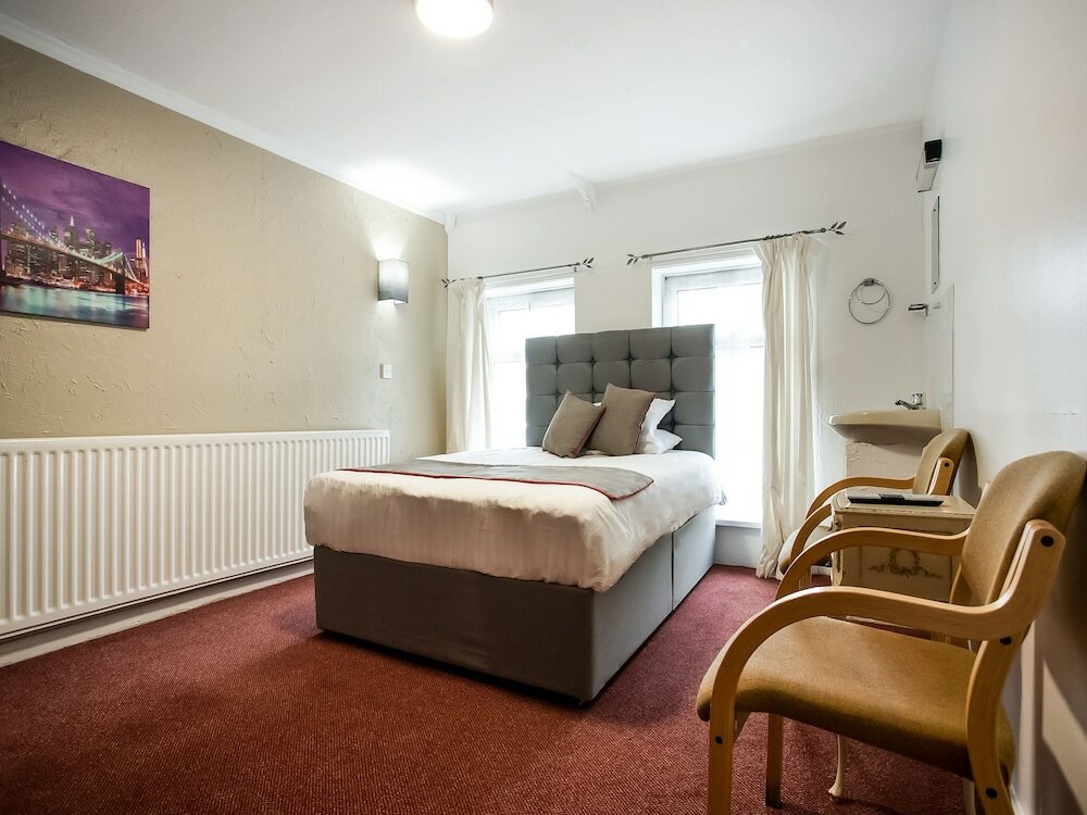 Фото Clifton Mount Hotel