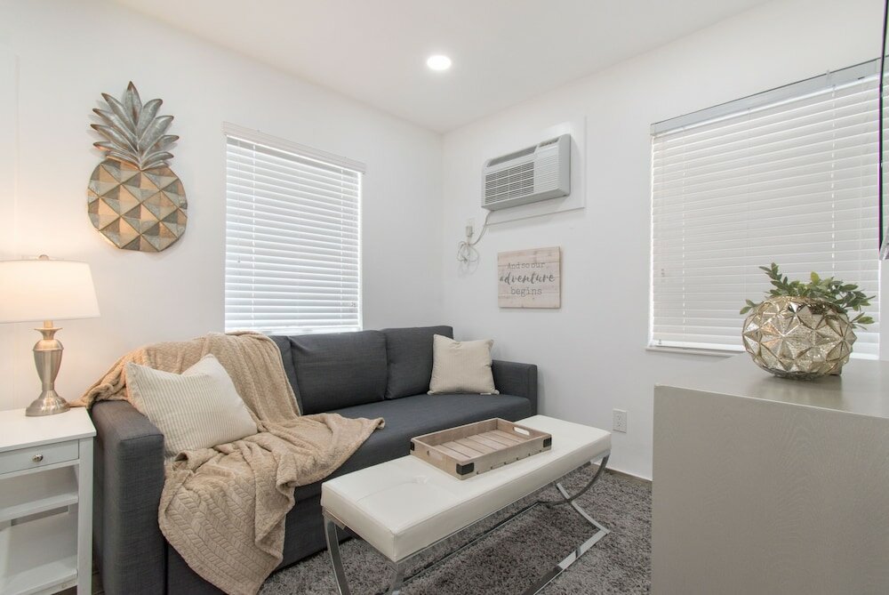 Фото Beach Inn by DesignedVR