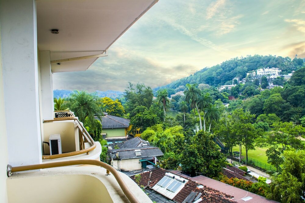 Фото Hotel Lakefield