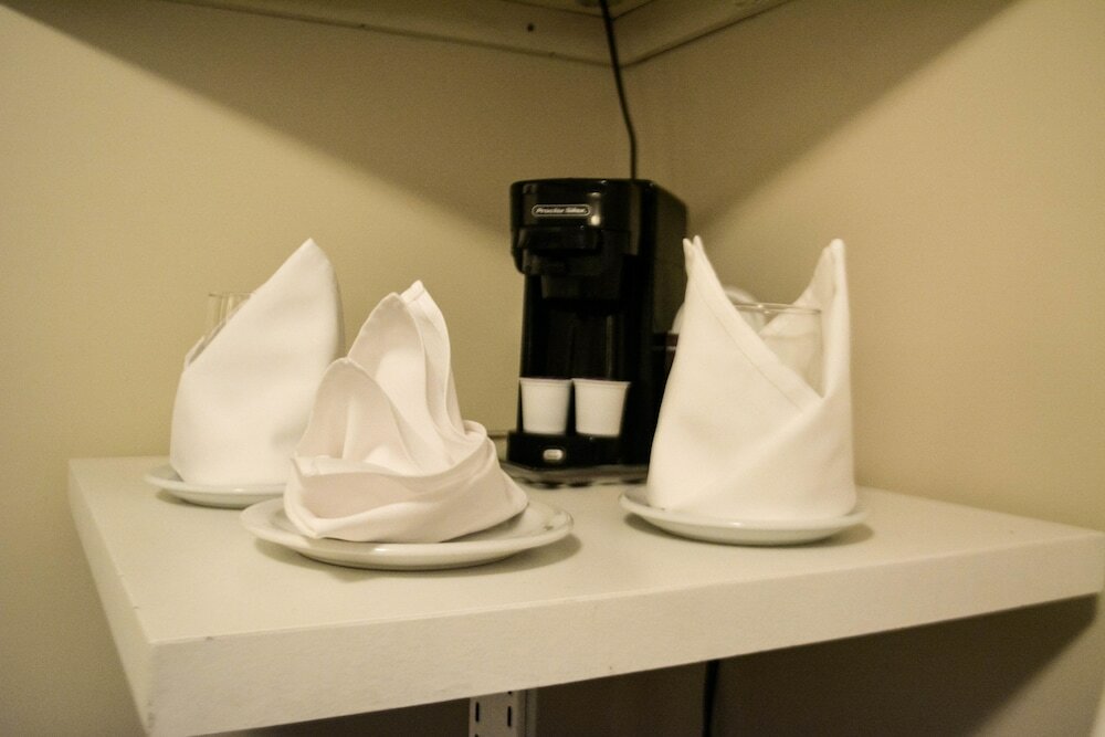 Фото The Shawville Hotel