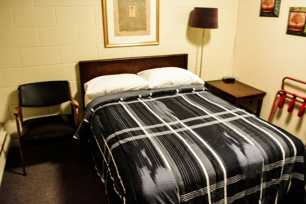 Фото The Shawville Hotel