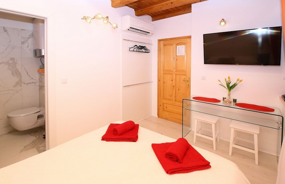 Фото Melek Accommodations