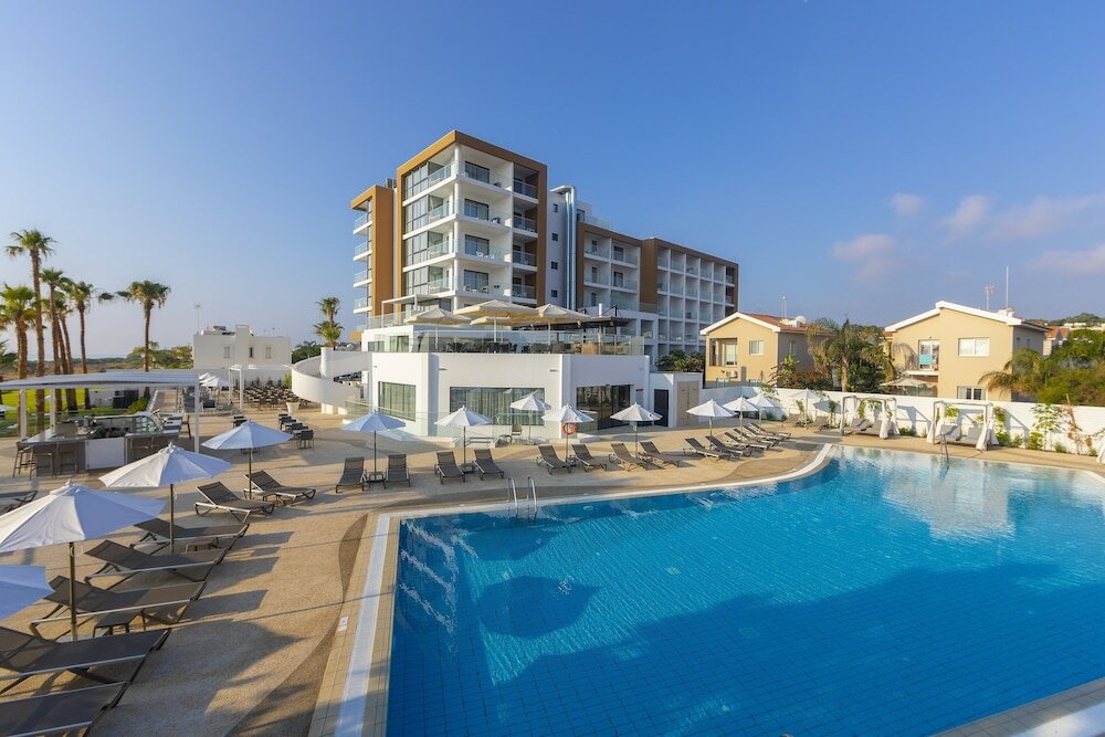 Фото Leonardo Crystal CoveHotel & Spa by the Sea