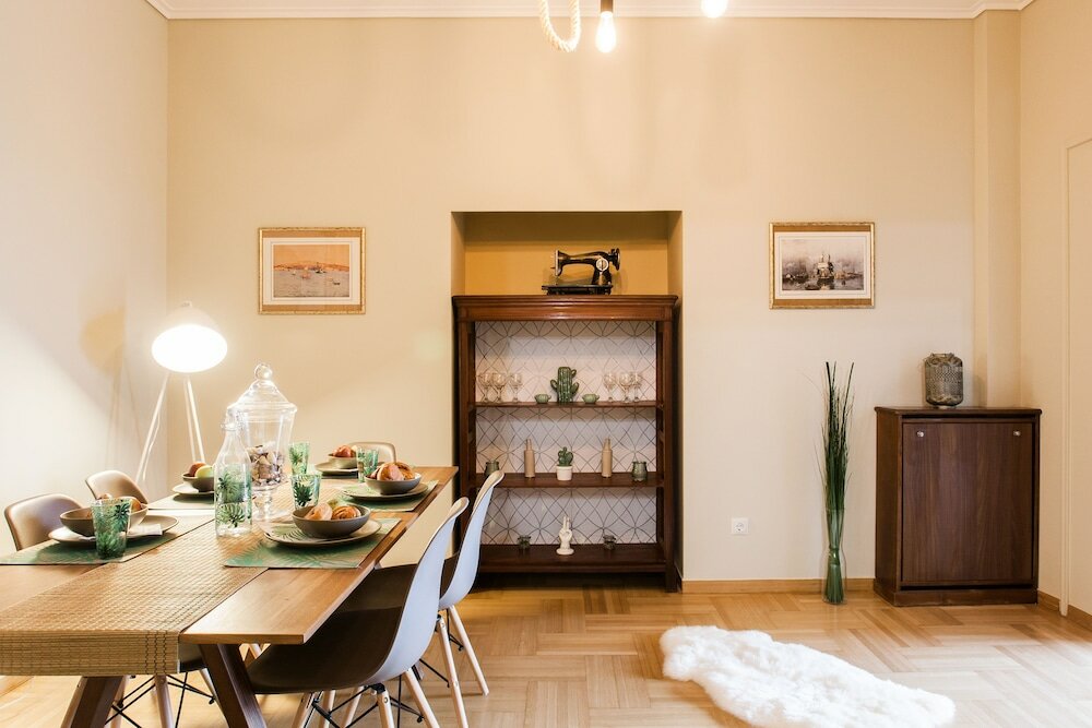 Фото High Class Huge Central Apartment