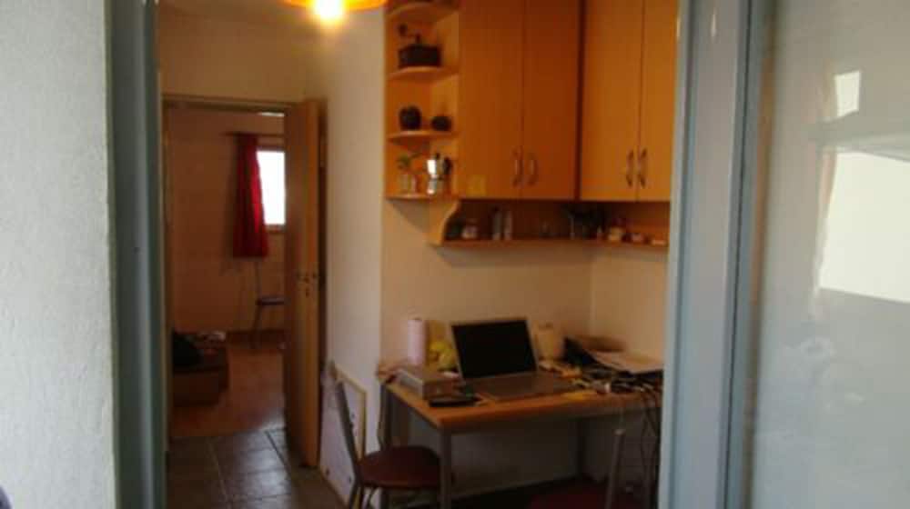 Фото Sunny 2 Bedroom Apartment