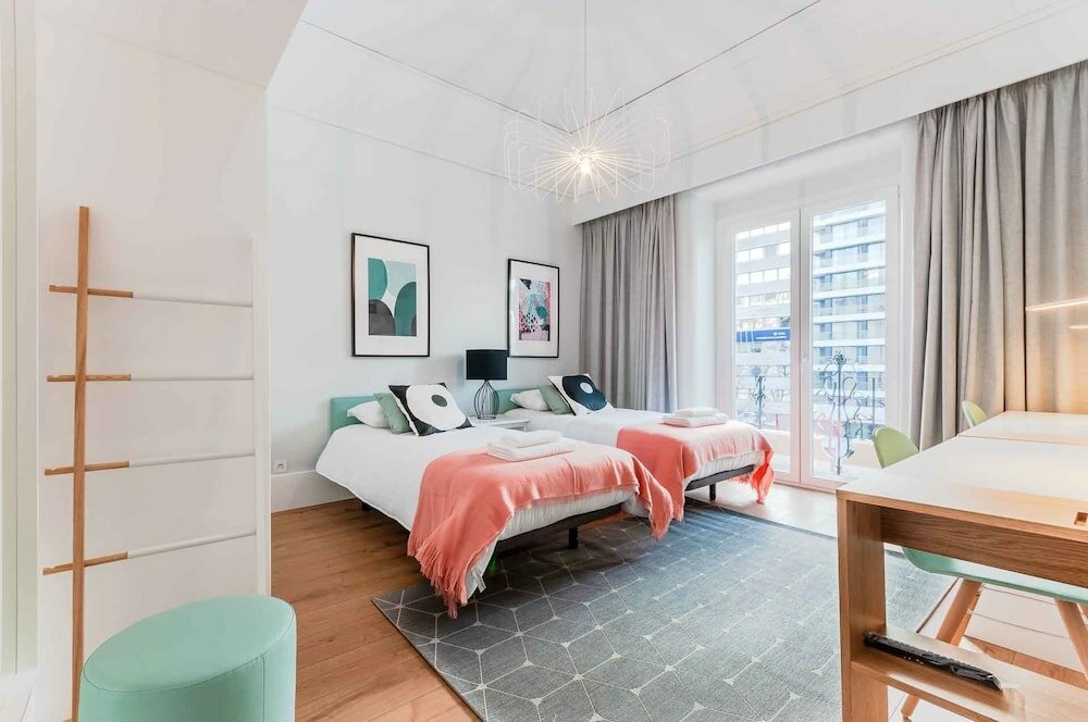 Фото Nlc Rooms & Suites