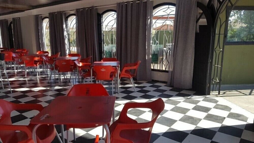 Фото Hostal Castellverd