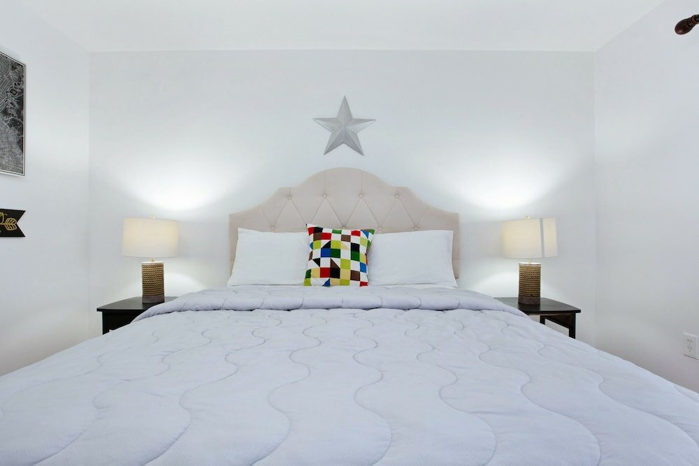 Фото Racpanos Modern Stay on Ocean Avenue