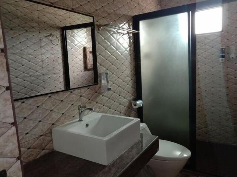 Фото 7 Meadows Inn